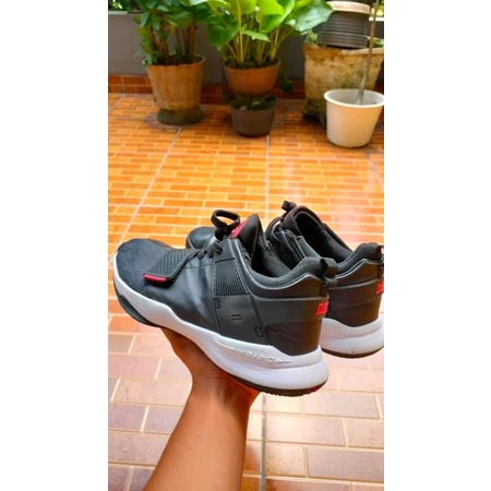 Sepatu Basket Hitam DBL