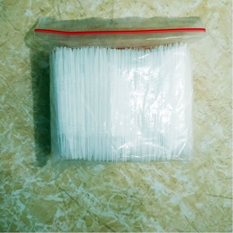 Tusuk Gigi Plastik Suapi Isi 600 Pcs/Biji