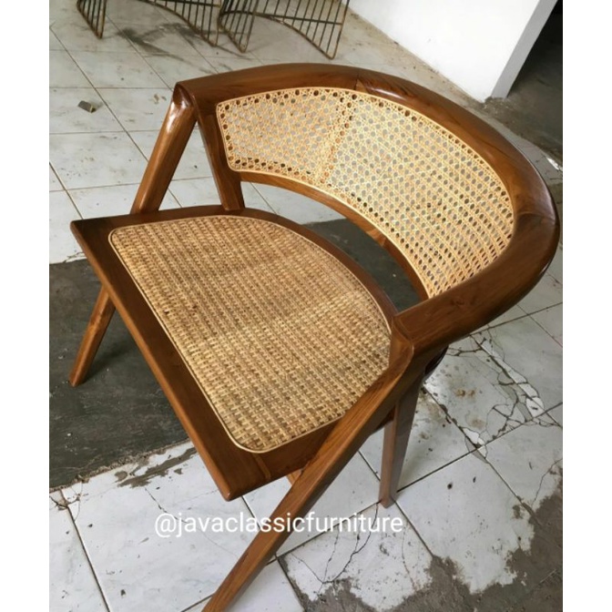 KURSI MAKAN CAFE RESTO TERAS SANTAI RETRO KOMBINASI ROTAN MURAH BAHAN KAYU JATI FINISHING NATURAL FURNITURE JEPARA-1