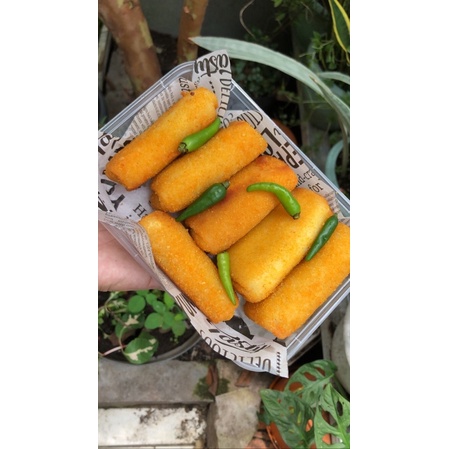 

RISOLES AYAM TIDAK PEDAS isi 6pcs