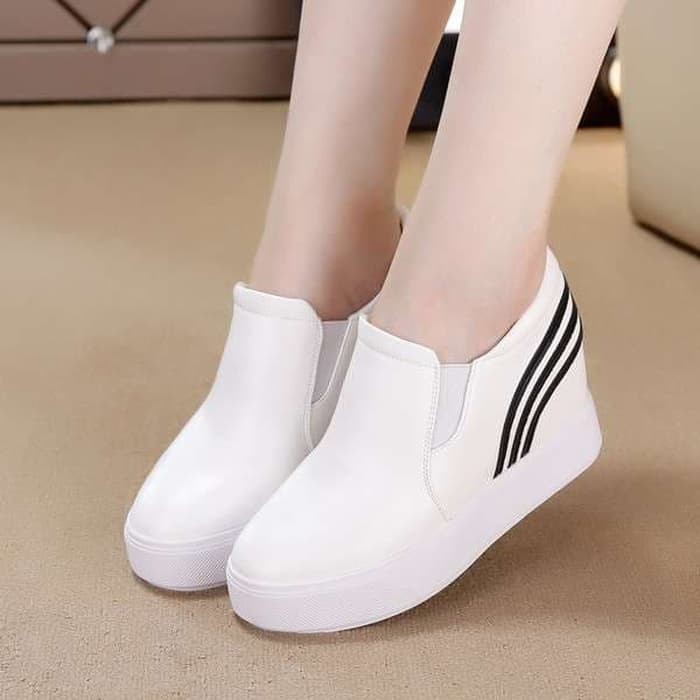 Sepatu Sneaker Wanita Tinggi Wegdes Kets Putih Kualitas OK DYS257