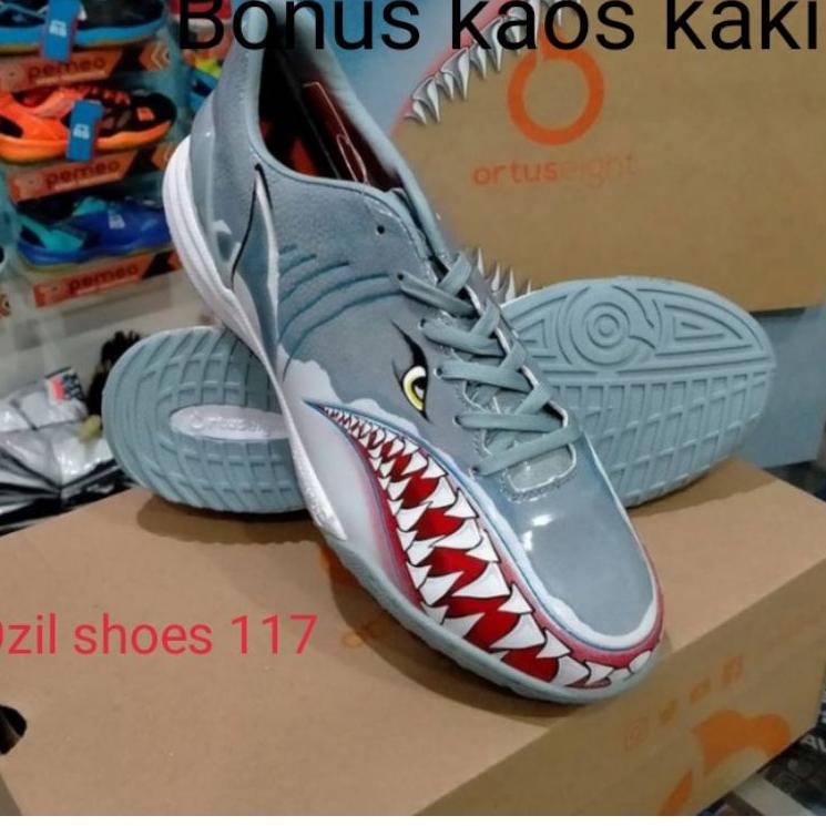 Langsung Beliii.. sepatu futsal ortuseight terbaru ikan hiu