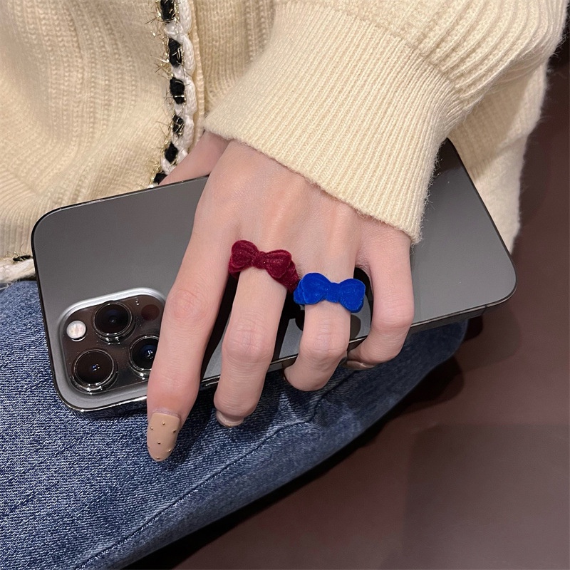 Cincin Model Terbuka Bahan Velvet Warna Hitam Merah Biru Gaya Vintage Untuk Wanita