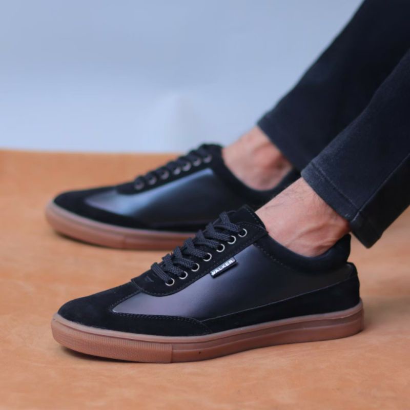 RAMI BLACK Sepatu Casual Pria Sneakers Hitam Kulit Suede Spatu Kets Skate Santai Main Kuliah Kerja Outdoor