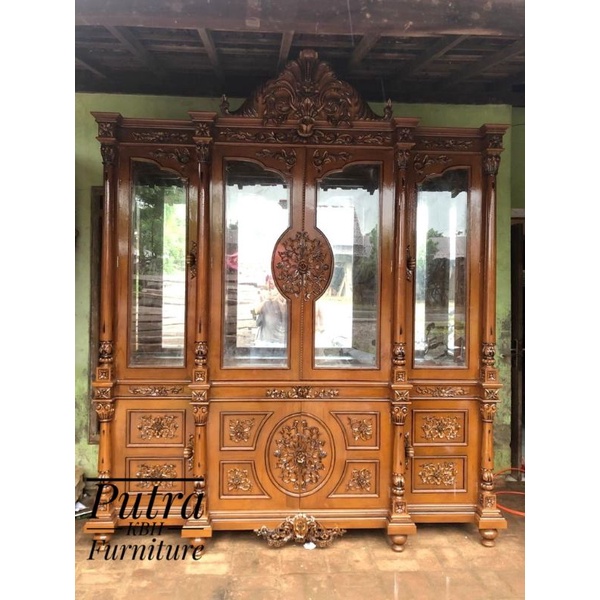 Almari Hias Kaca Ukir Jepara / Lemari Pajangan Ukir Jati Jepara