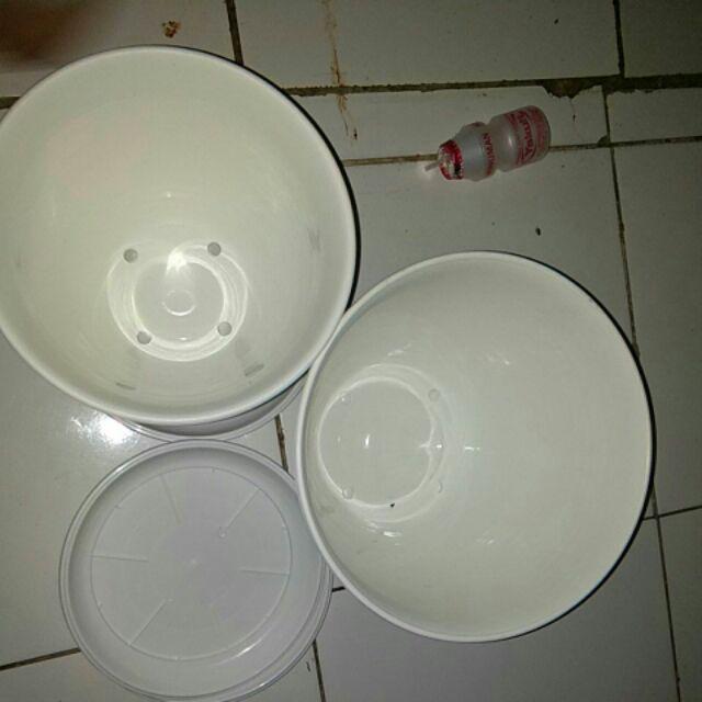 Pot bunga tawon putih 21 tatakan kcl Shopee Indonesia Pot bunga tawon putih 21 tatakan kcl Shopee Indonesia