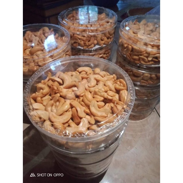 

Kacang Mete asli Nusapenida Bali