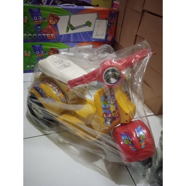 mainan vespa motor/vespa dorong/roda 3