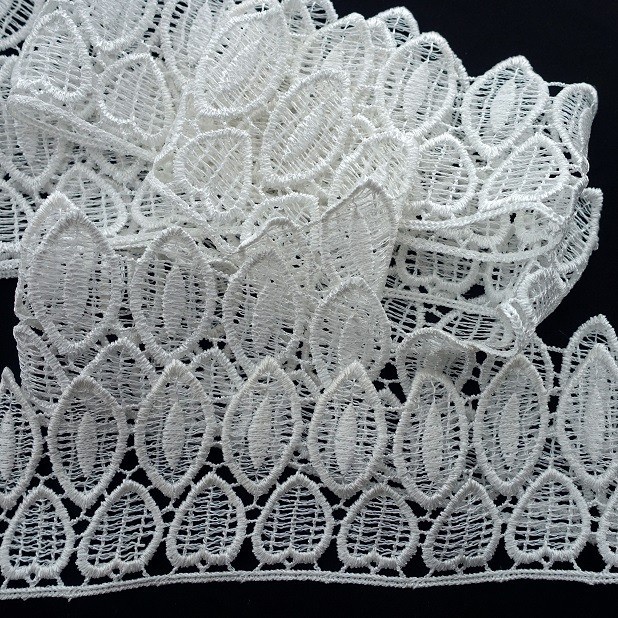 Kain Renda Bordir Giper-Bunga Sedang-15214(L:-/+6cm)Per Yard
