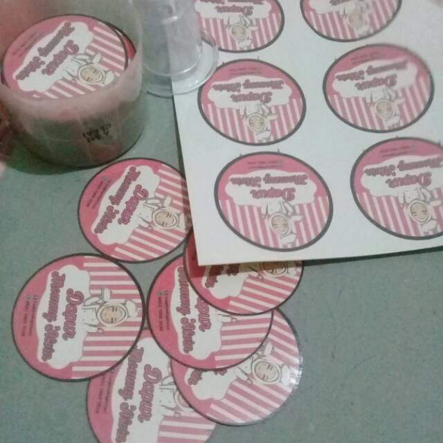 Stiker Label Kemasan Makanan Gratis Design