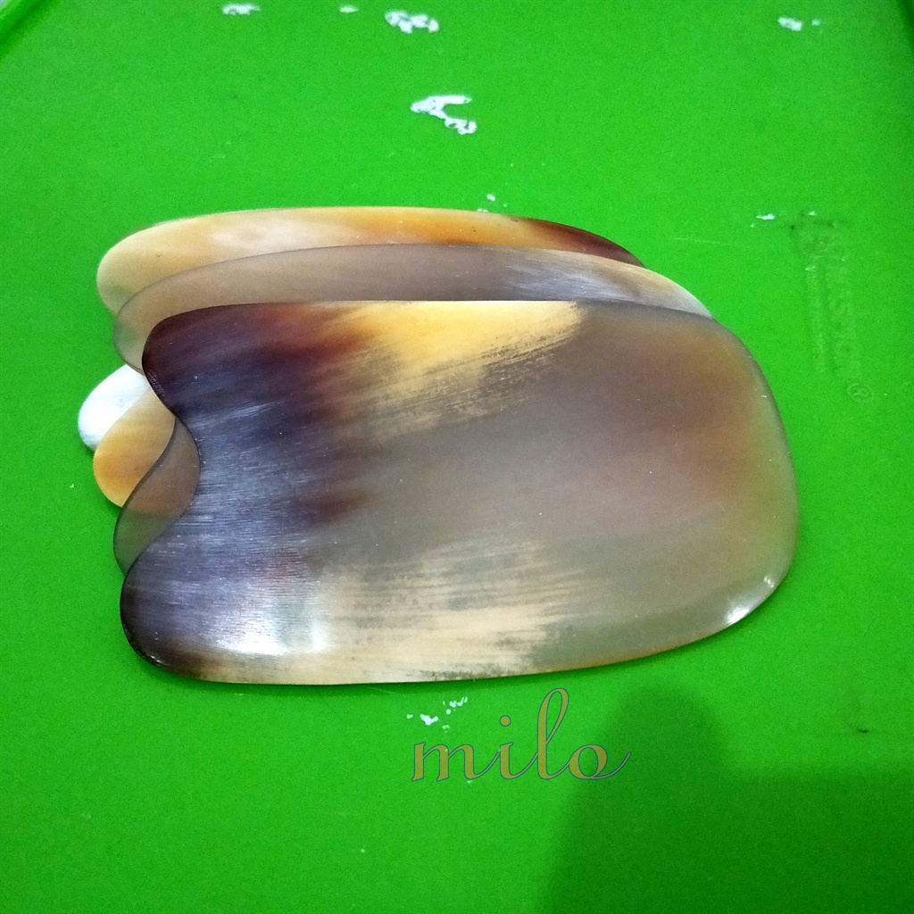 Alat Pijat kecantikan wajah Guasha Tanduk sapi asli