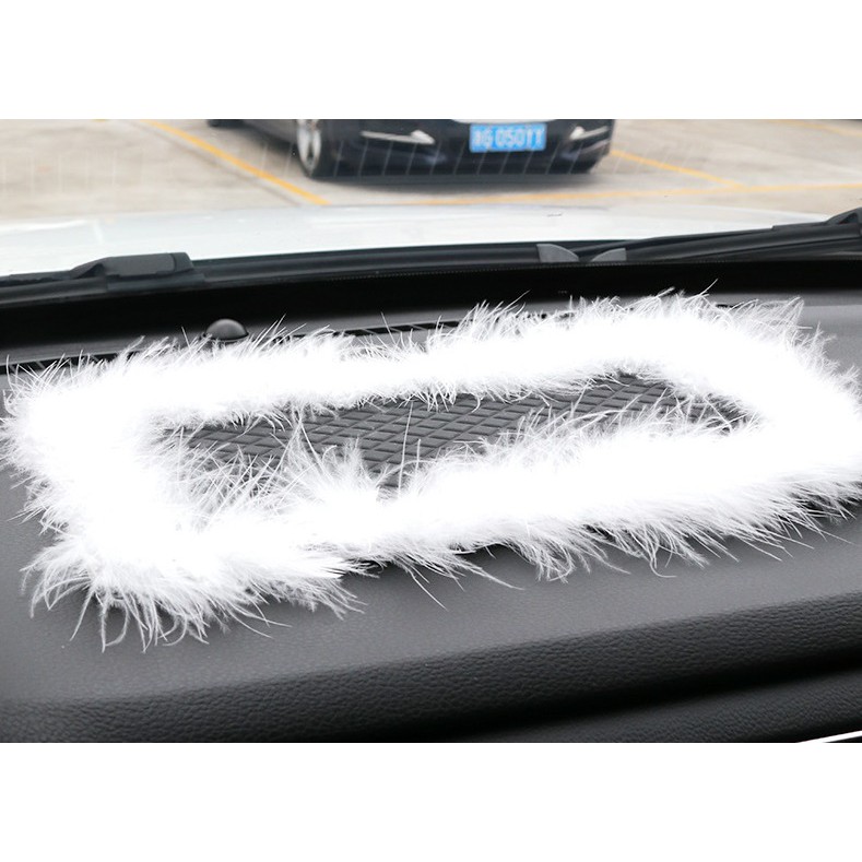 Alas / Tatakan Anti Selip slip Mat Dashboard Mobil Bulu Bulu