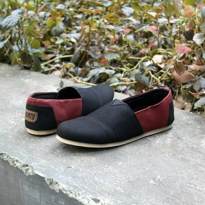 BEST SELLER SEPATU PRIA CASUAL SANTAI SLIPON ORIGINAL JOEY WAKAI JPN - Hitam 38
