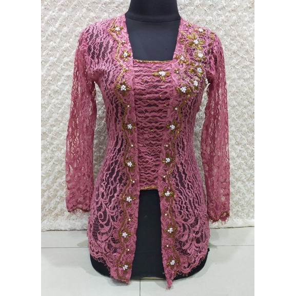 KEBAYA BROKAT PAYET/KEBAYA BALI