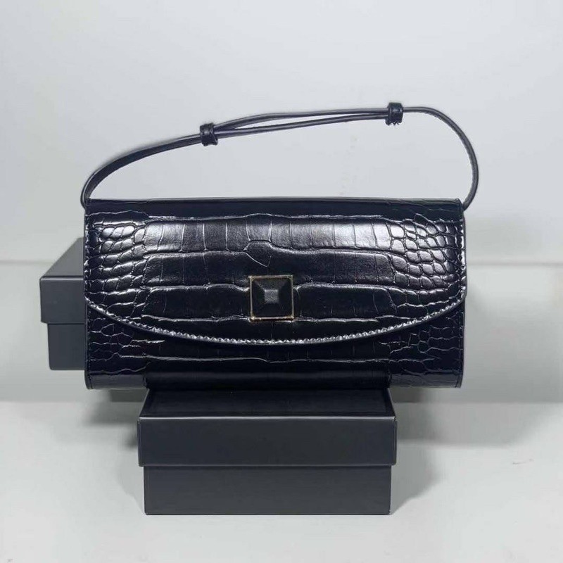 Pdr Croco Clutch