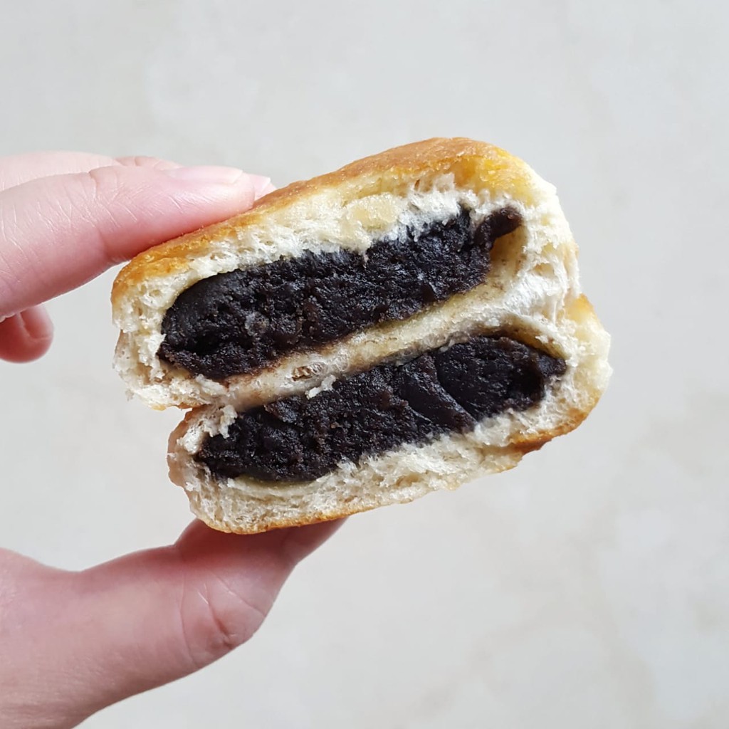 

JOLLY TASTE Home-made Roti Coklat Oreo / Choco Oreo Pan Fried Bread