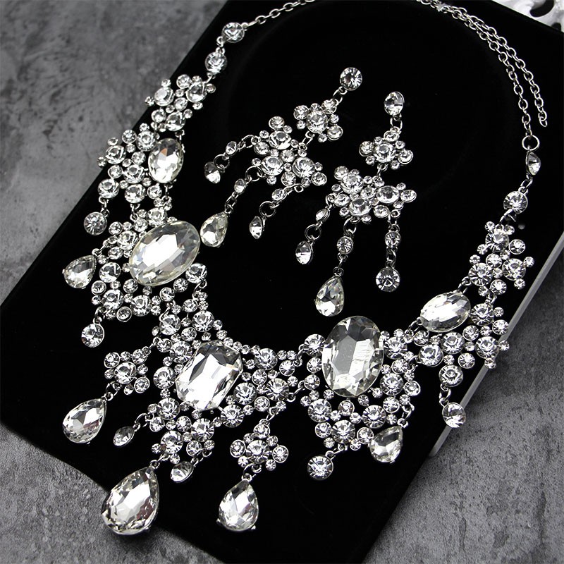 Deartiara Necklace Set Perhiasan Kalung Anting / Cincin Dengan Hiasan Berlian Buatan