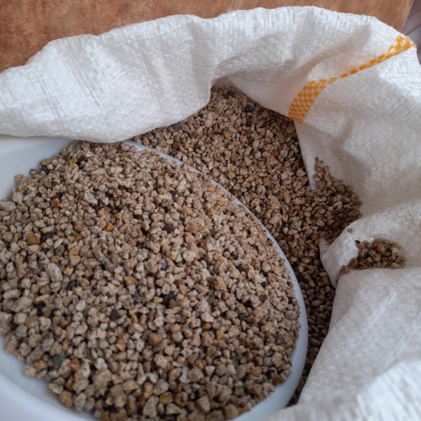 Unik pumice media tanam1kg Berkualitas