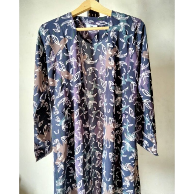 PRELOVED outer Zaskia Mecca