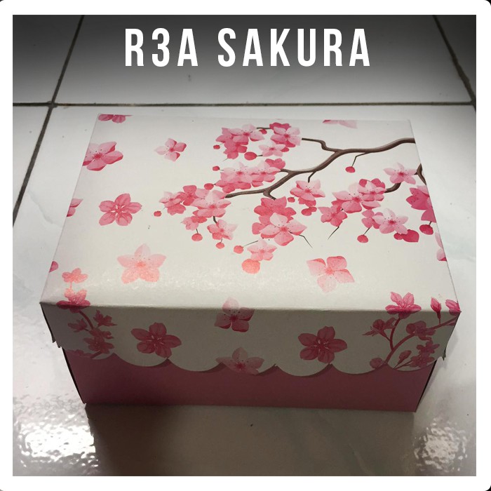 

Dus Kue 14,7 x 10,4 x 6.7 I R3A 1/6 Cetak Sakura AK I 250g