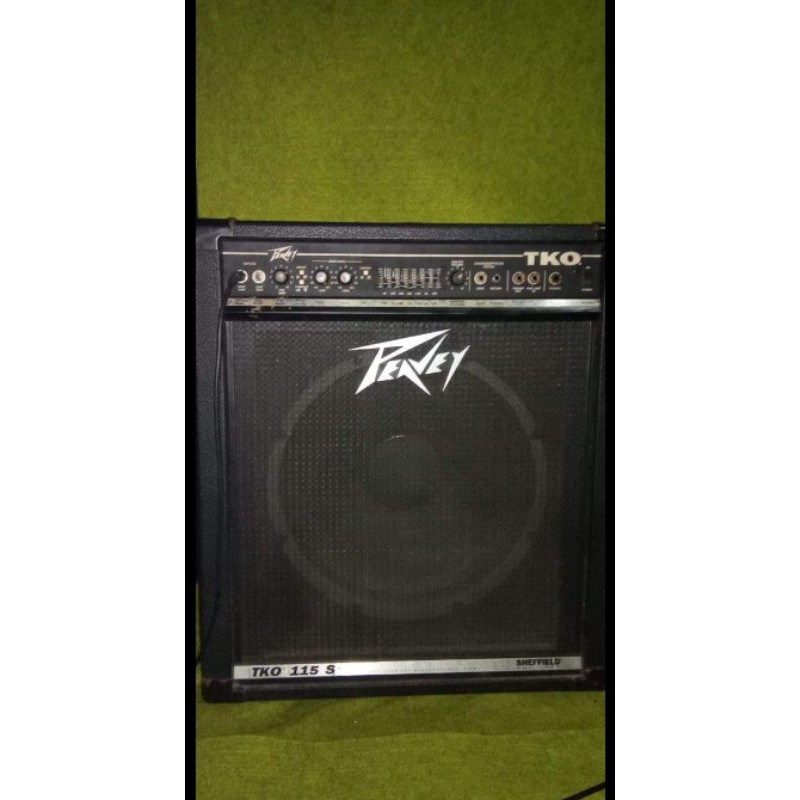 Amplifier Gitar dan Vokal Peavey TKO 115