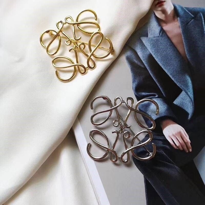 Bros Pin Bentuk Kotak Model Hollow Untuk Aksesoris Pakaian Wanita
