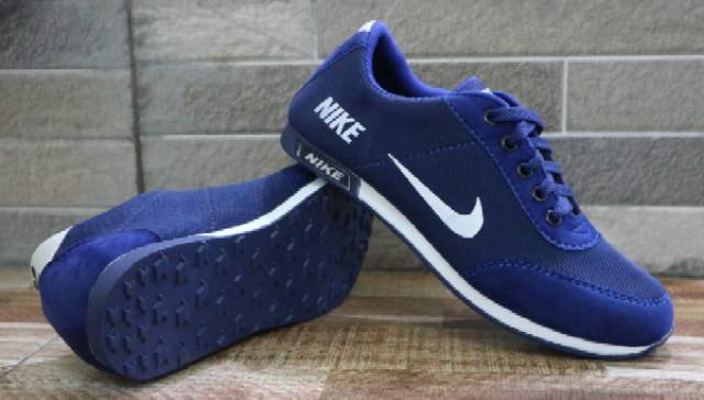  Sepatu  Nike Biru  Dongker