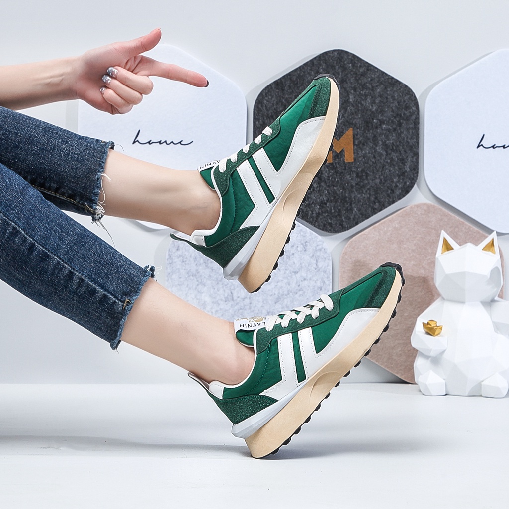 Sepatu Sneakers Wanita Import Sepatu Olahraga Wanita Awet Anti Slip Nyaman Dipakai