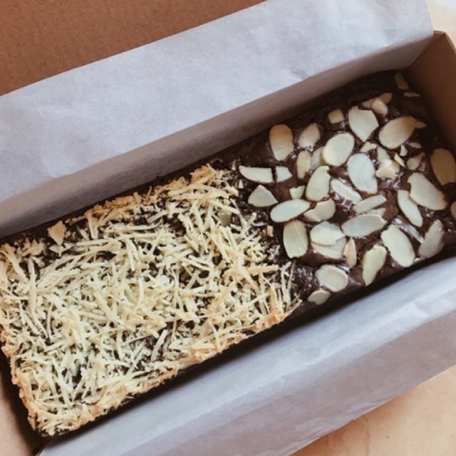 

[Paket 4 box] Brownies Bakar Shakitchen (Kado/ Gift/ Lebaran/ Ulangtahun/ Natal/ Graduation)