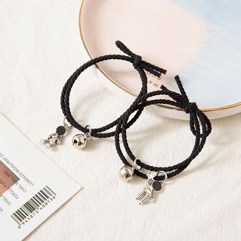 2 pcs gelang magnet/Sepasang Gelang Couple Magnet Gelang Tali Couple Magnet Attract-Lonceng Astronot