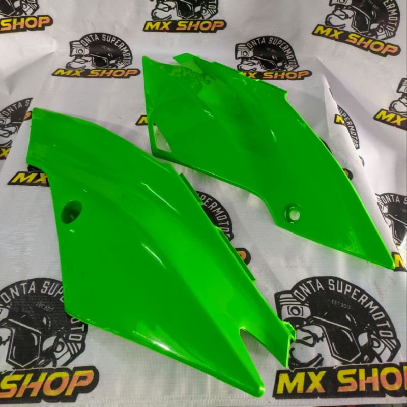 Cover body PNP KLX BF Dtracker 150 sayap tepong belakang hitam putih hijau