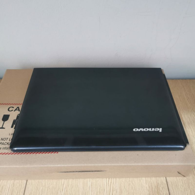 Laptop Lenovo ideapad 300-14|SK,Core i5-6200U,Gen 6Th,Doublevga: - Hd Graphics 520, Amd Radeon R5 M330 2Gb, Ram 4Gb / 500Gb,