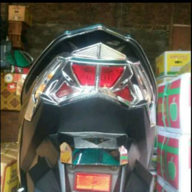 Garnis lampu stop vario 150 125 led cover lampu stop vario 125 led 150