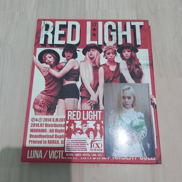 Album f(x) Red Light + Poster
