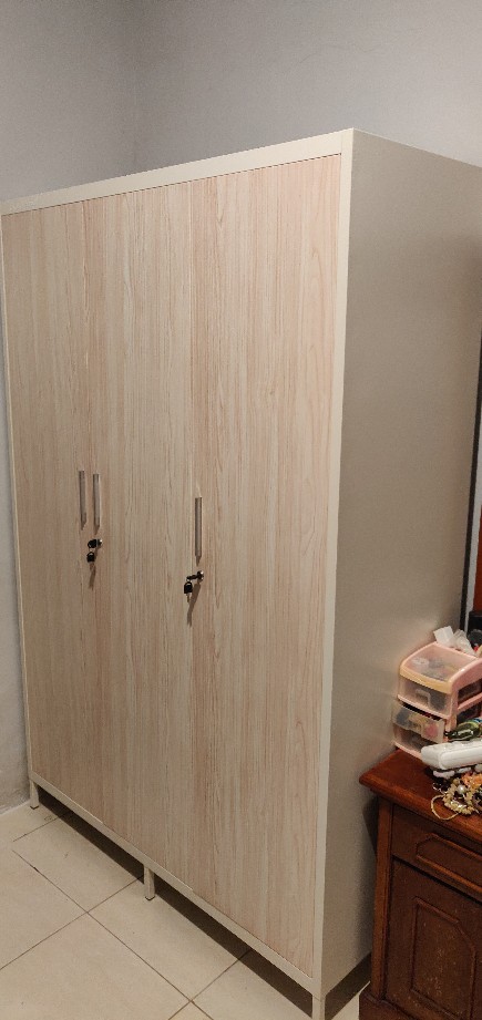 Sapporo Lemari Pakaian Besi 3 Pintu Dengan Brankas Sap Lp 503 - 007
