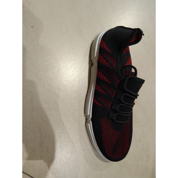 terbaru SNEAKERS COWOK DR KEVIN ORI