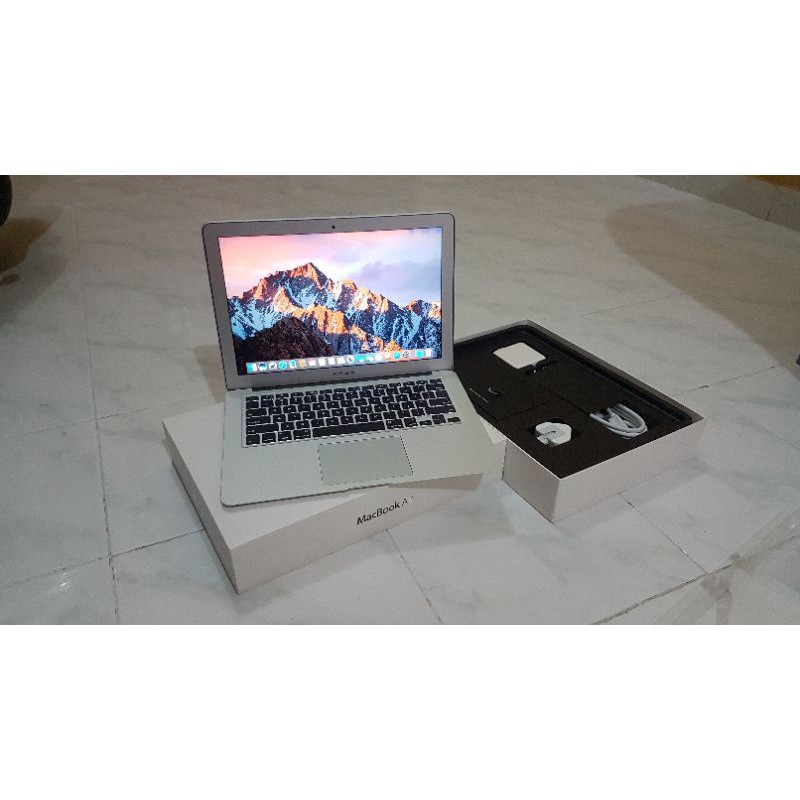 Apple Macbook Air mid 2012 13inch 256GB Second Rasa Baru