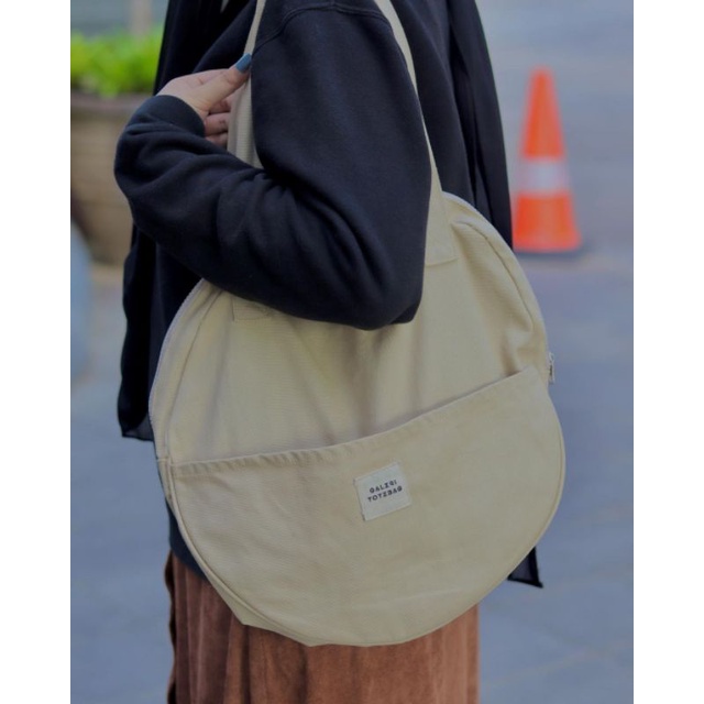 CIRCLE TOTEBAG / TOTEBAG BULAT POLOS / CIRCA TOTEBAG