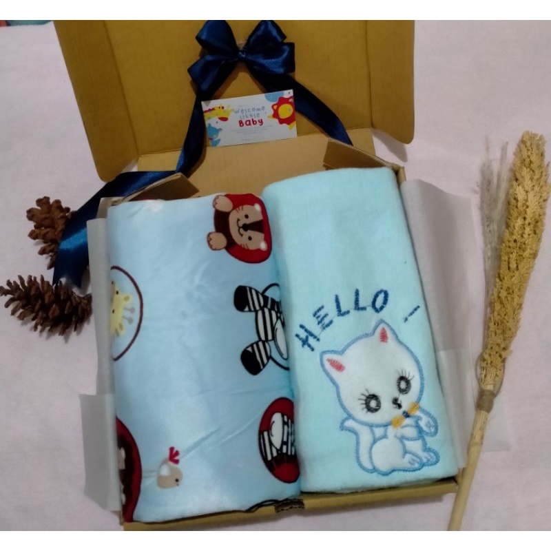 PASTI TERMURAH!!! HAMPERS BAYI | KADO BAYI | KADO LAHIRAN|HADIAH KADO HANDUK BAYI DAN SELIMUT-Biru (safari biru)