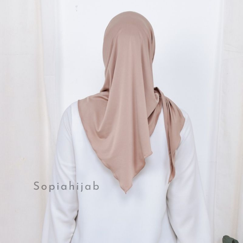 Hijab Segitiga Instan Jersey | Jilbab segi empat instant Jersey