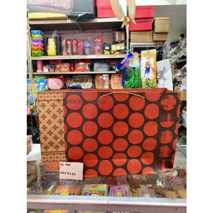 

SALE Paper Bag 45 x 12,5 x 35 cm / Paper Bag Tidur Motif Batik / Polkadot - Motif