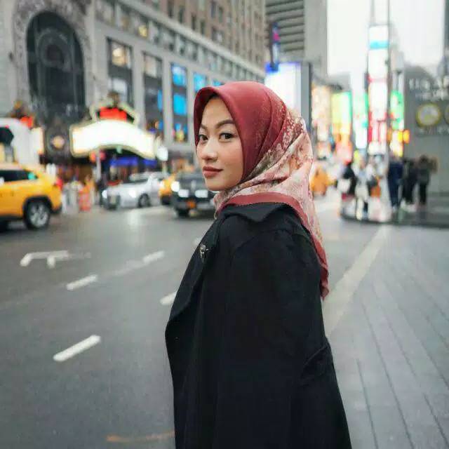 FREE ONGKIR Buttonscarves New York Reborn Time Square (lengkapndengan kotak)