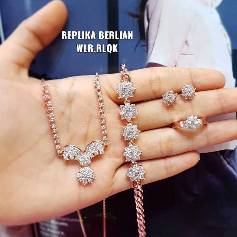 Replika berlian,awet,tahan lama persis seperti asli gratis box beli 1set