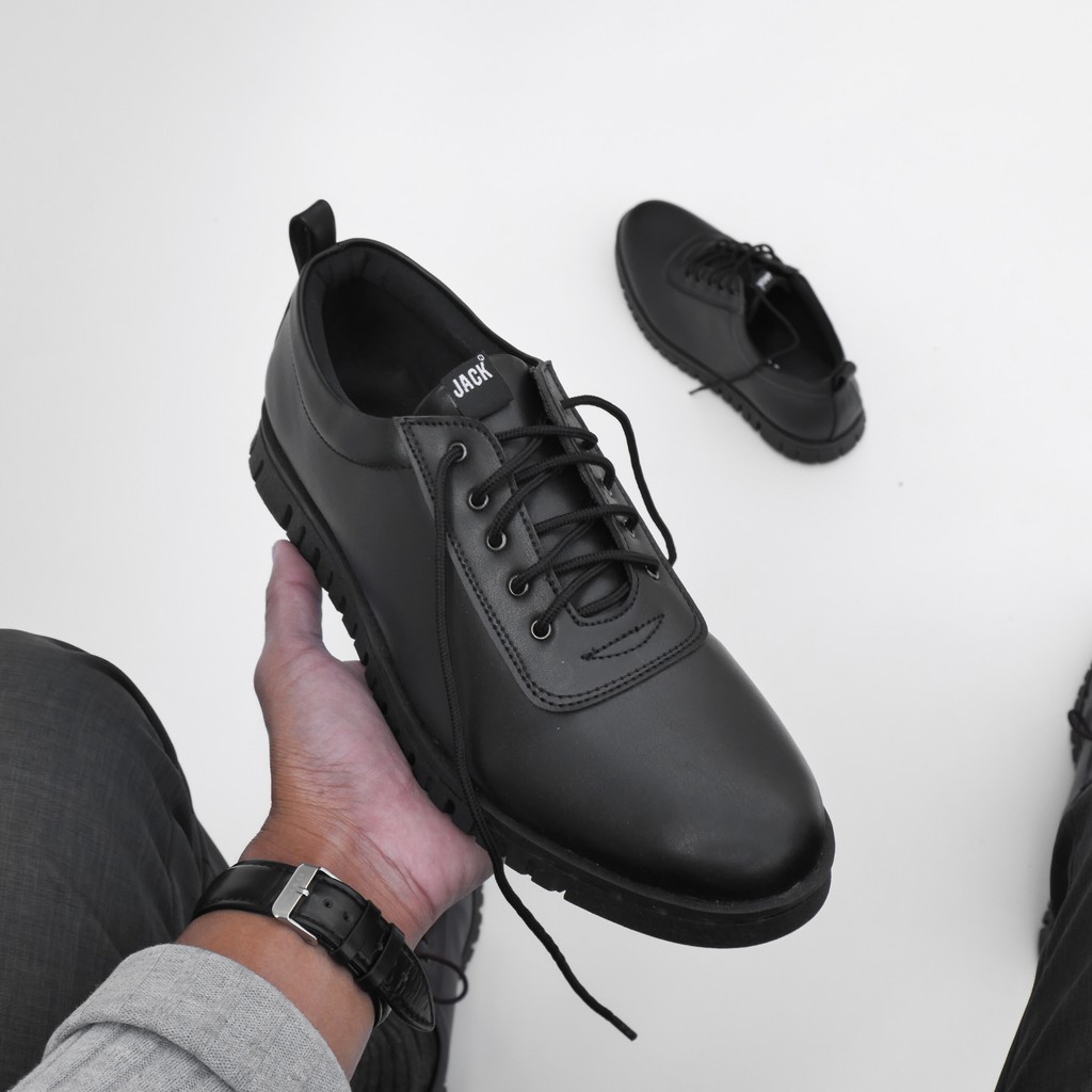 BRAVE BLACK |ManNeedMe x Jack| Sepatu Pantofel Pria | Oxford Formal