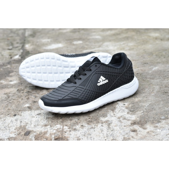 Sepatu Sport Adidas Running Men Hitam Putih Pria