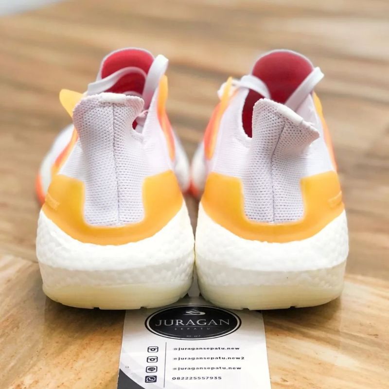 Adidas Ultraboost 22 &quot;White/Turbo-Flash Orange&quot;