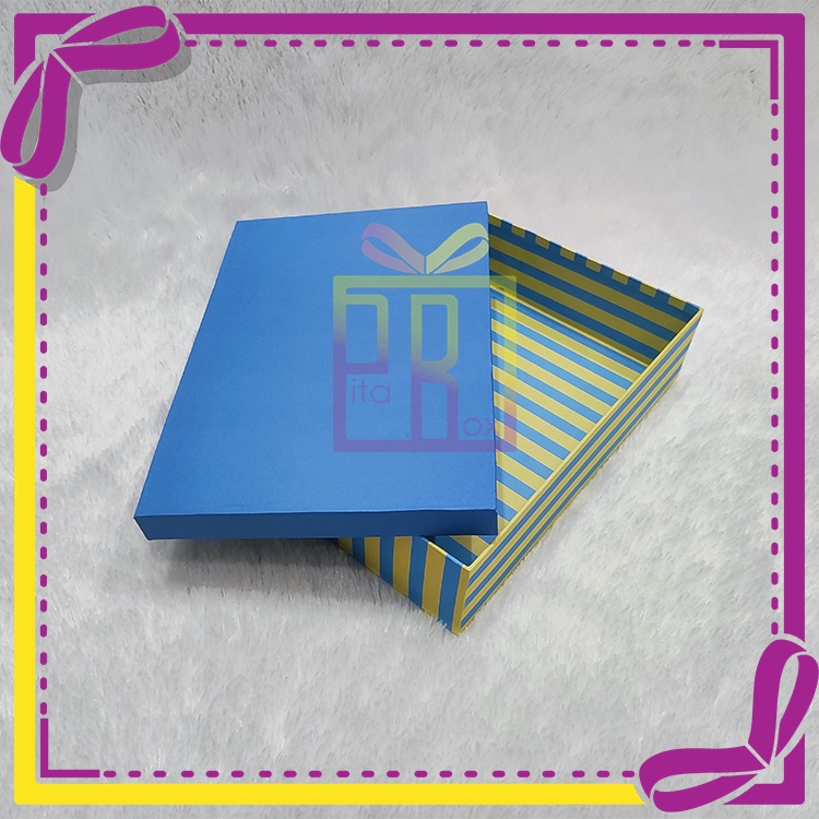

(27x18x7 cm) Box kotak kado cute / Gift Box hampers hadiah packaging