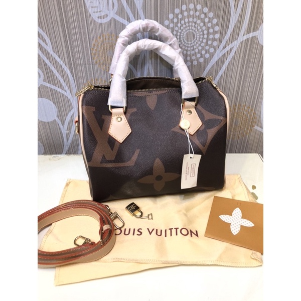 Tas Lv Louis Vuitton Onthego Leather MM Tote Bag Giant Monogram Edition  T46373 Semi Platinum (Kode: LVT806) 