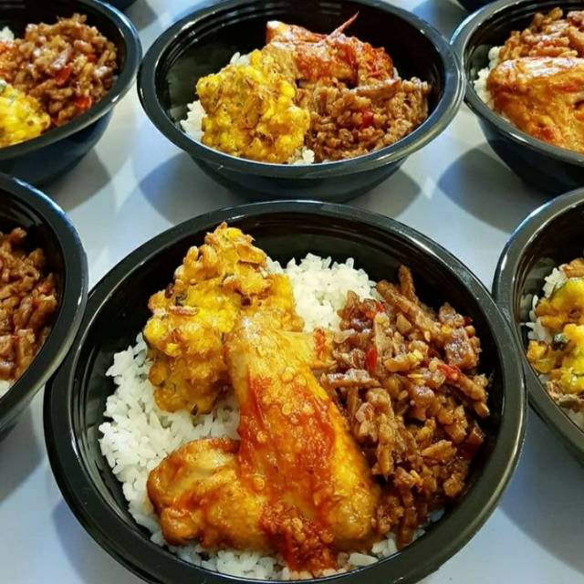 

Nasi Ayam Paket Hemat Bikin Kenyang Halal