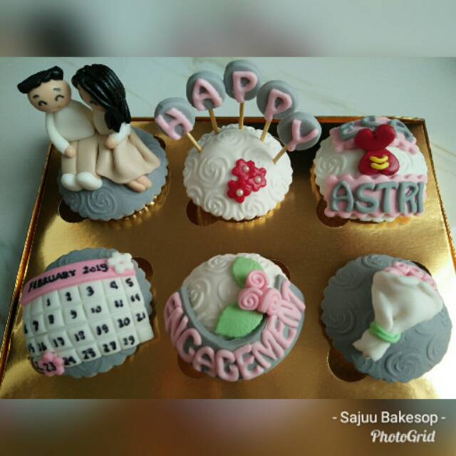 

engagement cupcake / kue lamaran 6pc custom fondant